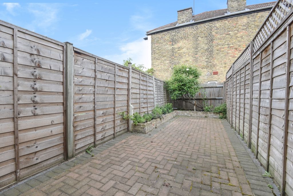 Property photo 3 of 6 184683 (6)c
