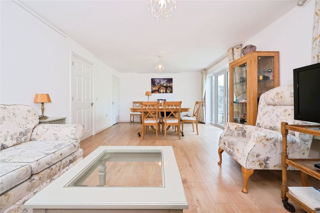 Property photo 3 of 21 Picture No. 35