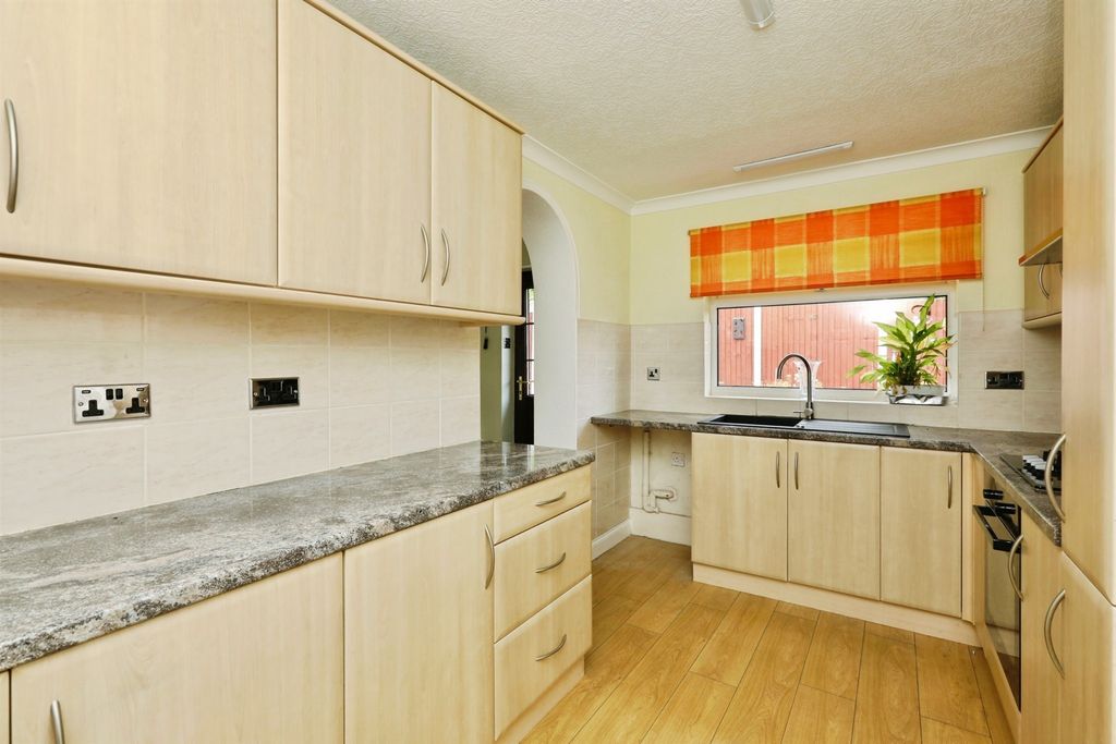 Property photo 3 of 14