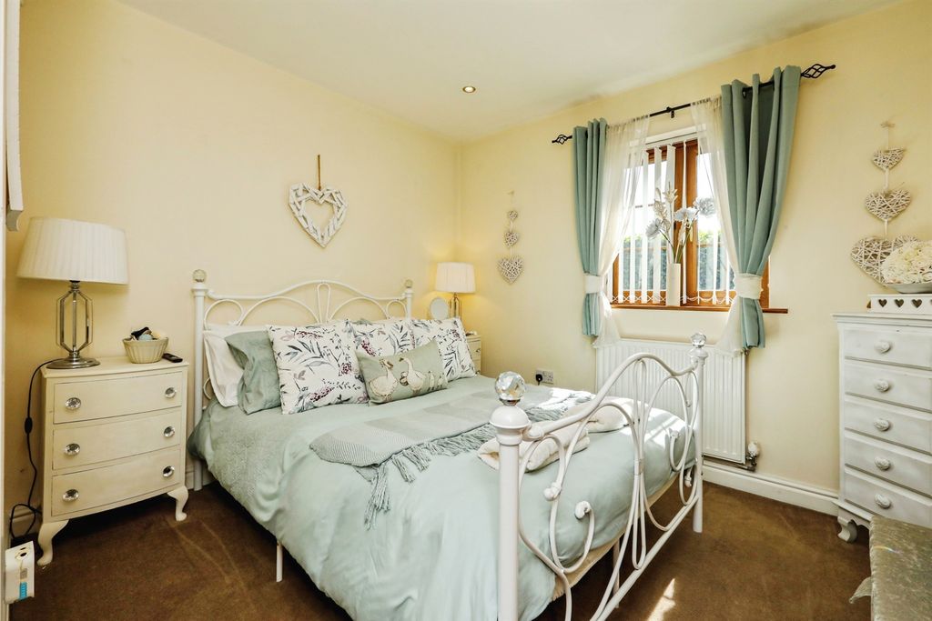 Additional image 22 of 6 bed barn conversion for saleJaques Bank, Crowle, Scunthorpe DN17