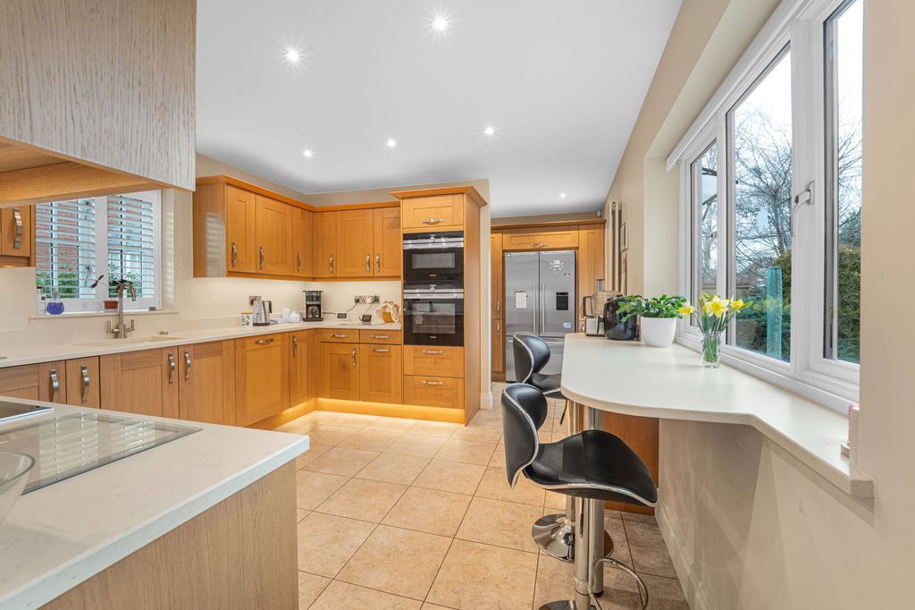 Property photo 2 of 22