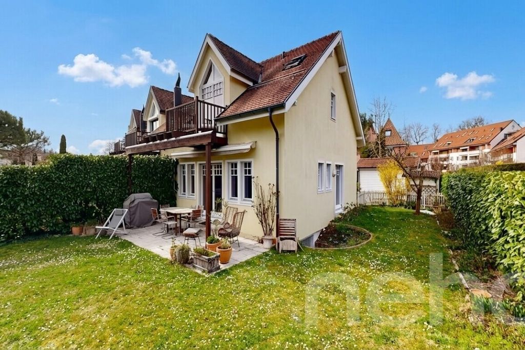 Property photo 2 of 13