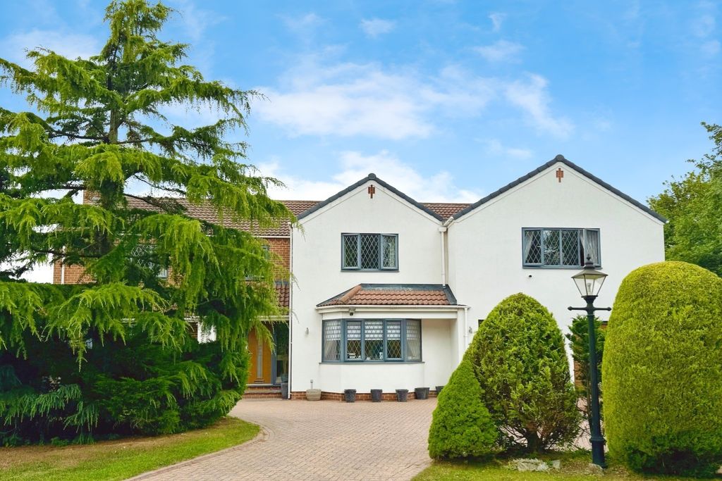 Property photo 2 of 20 4389783