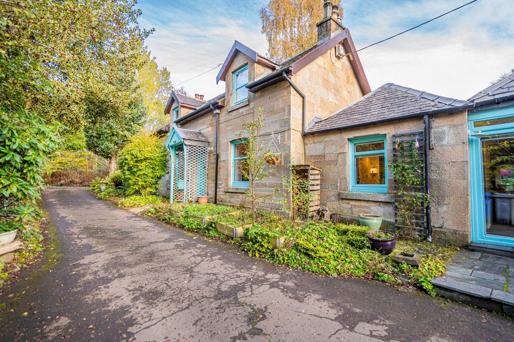 Property photo 1 of 37