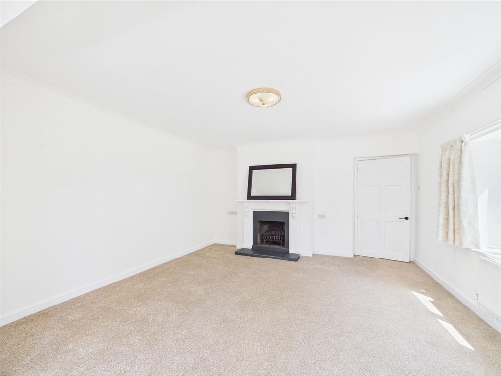 Property photo 2 of 41 Cam01854G0-Pr0153-Still001.Jpg