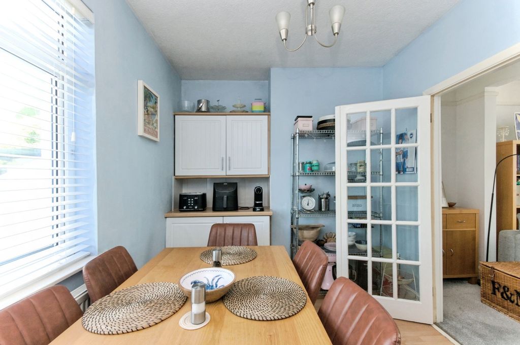 Property photo 3 of 26 Pbox-Img.Jpg