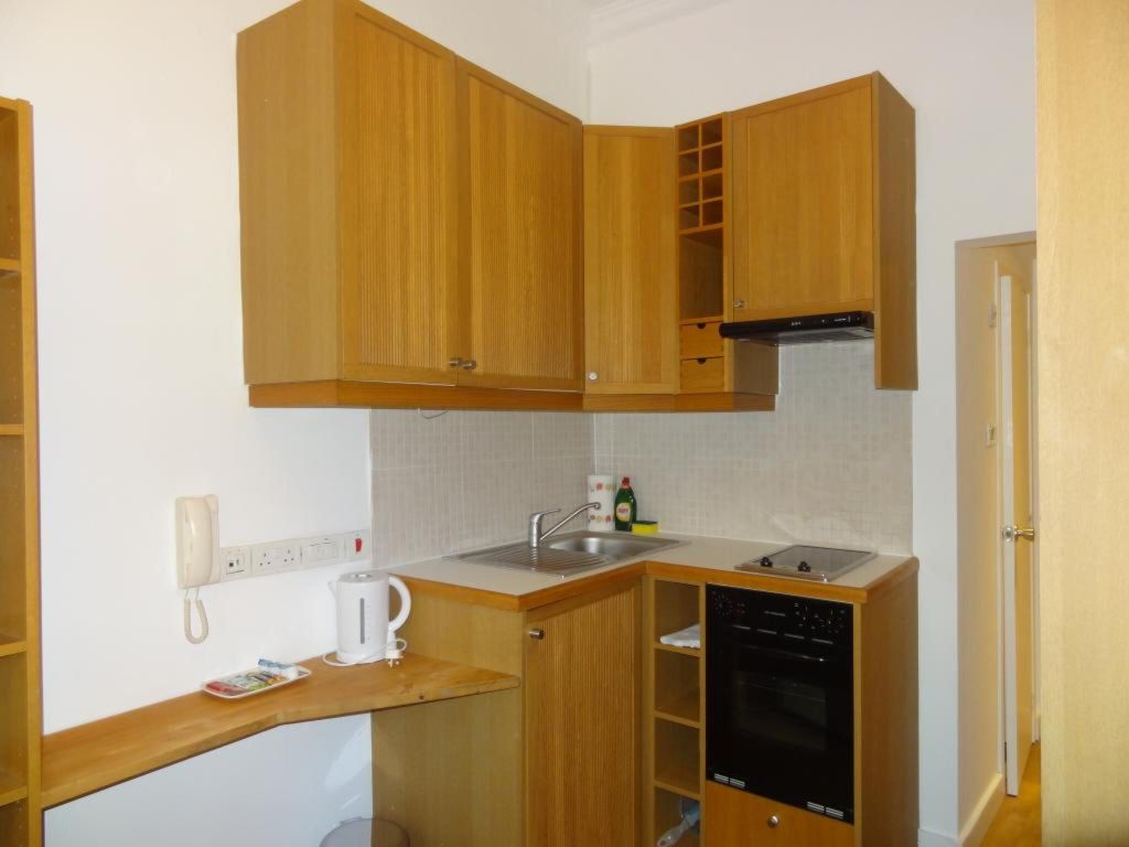 Property photo 2 of 7 Kitchen