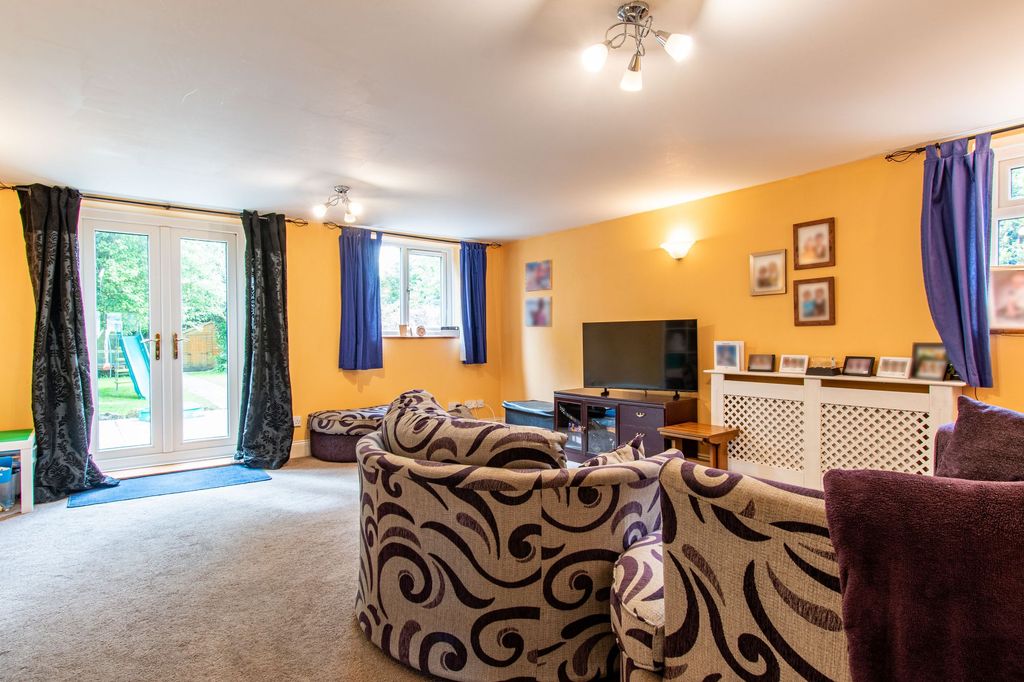 Property photo 2 of 16