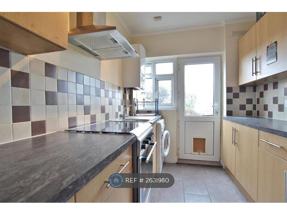 Property photo 1 of 3 Kitchen