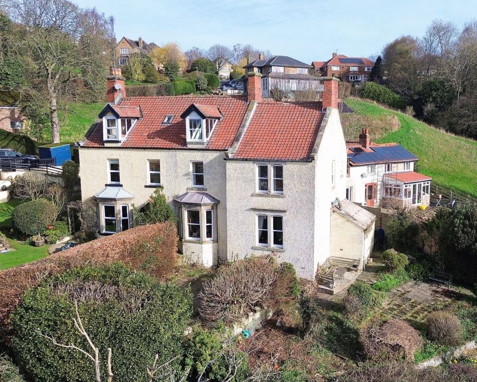 Property photo 1 of 30