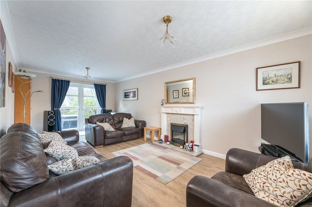 Property photo 2 of 25 Lounge