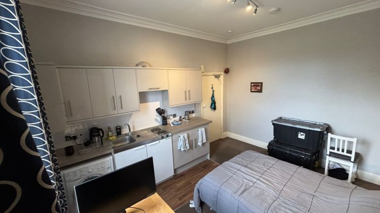 Property photo 1 of 8 2