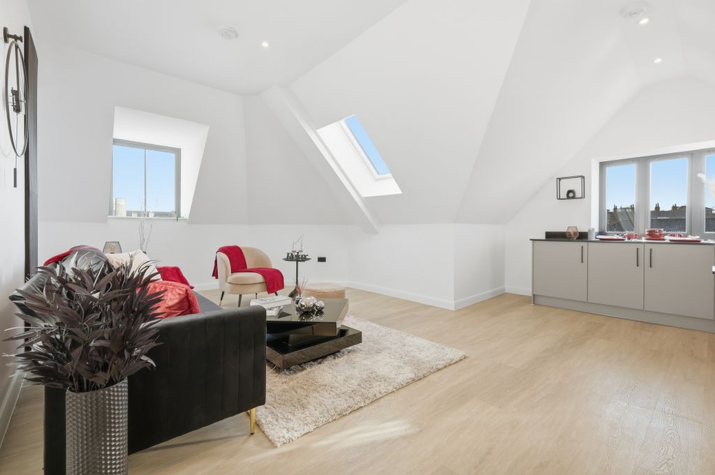 Property photo 2 of 13