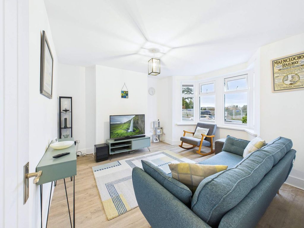 Property photo 3 of 25 Front Reception Room