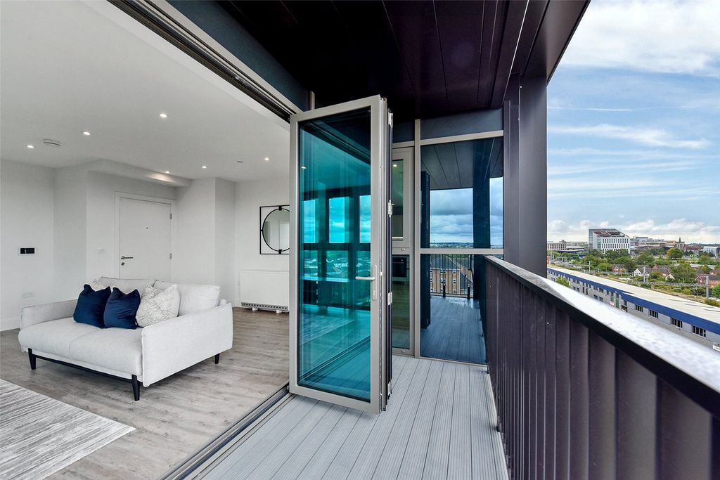 Property photo 2 of 20 Balcony