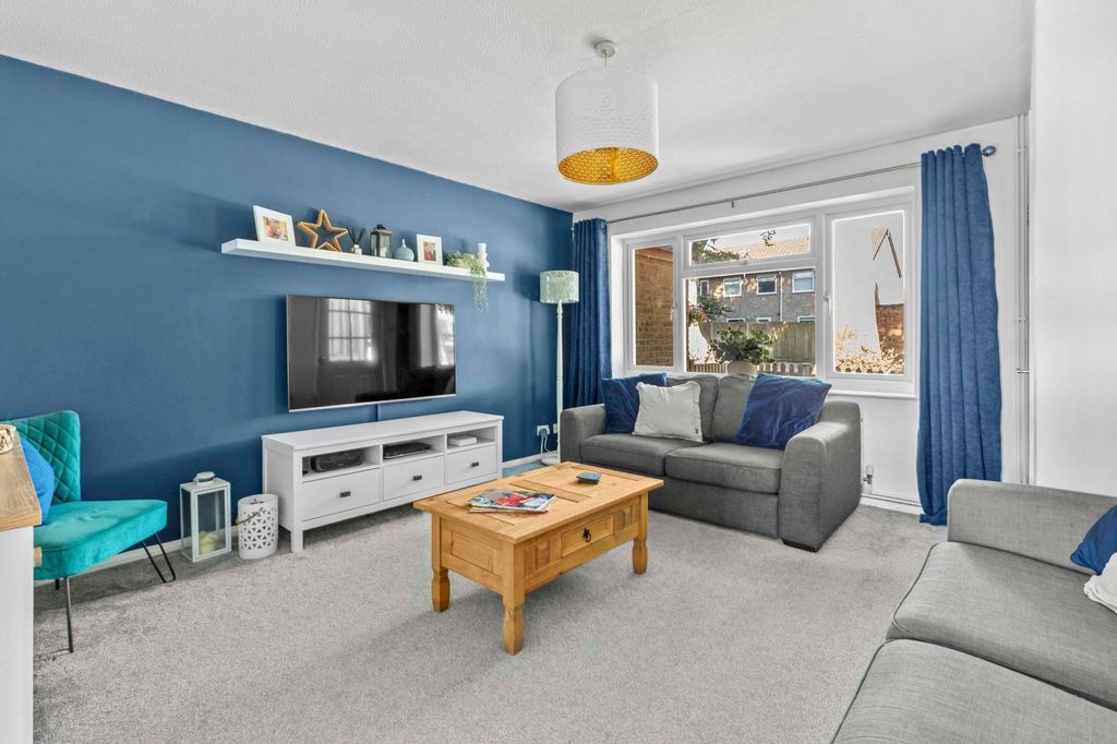 Property photo 2 of 12