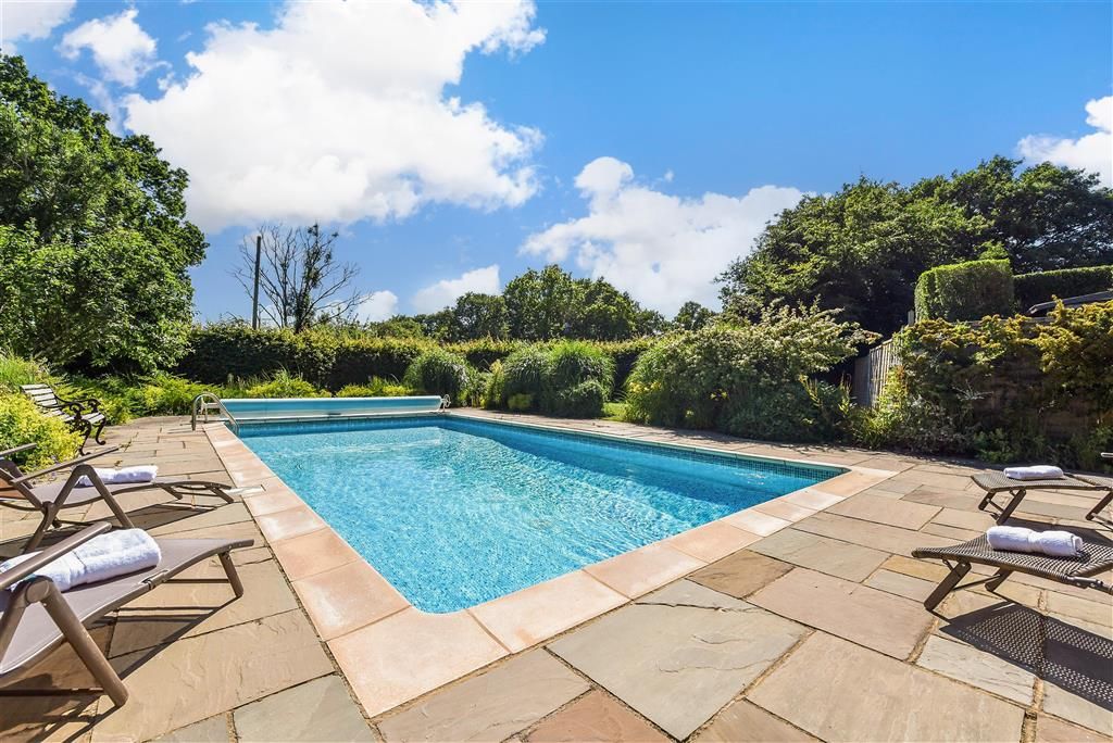 Property photo 3 of 16 Swimming Pool