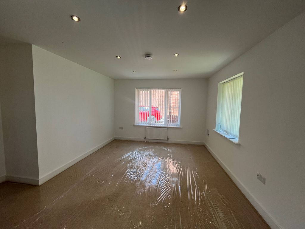 Property photo 3 of 10 Living Room