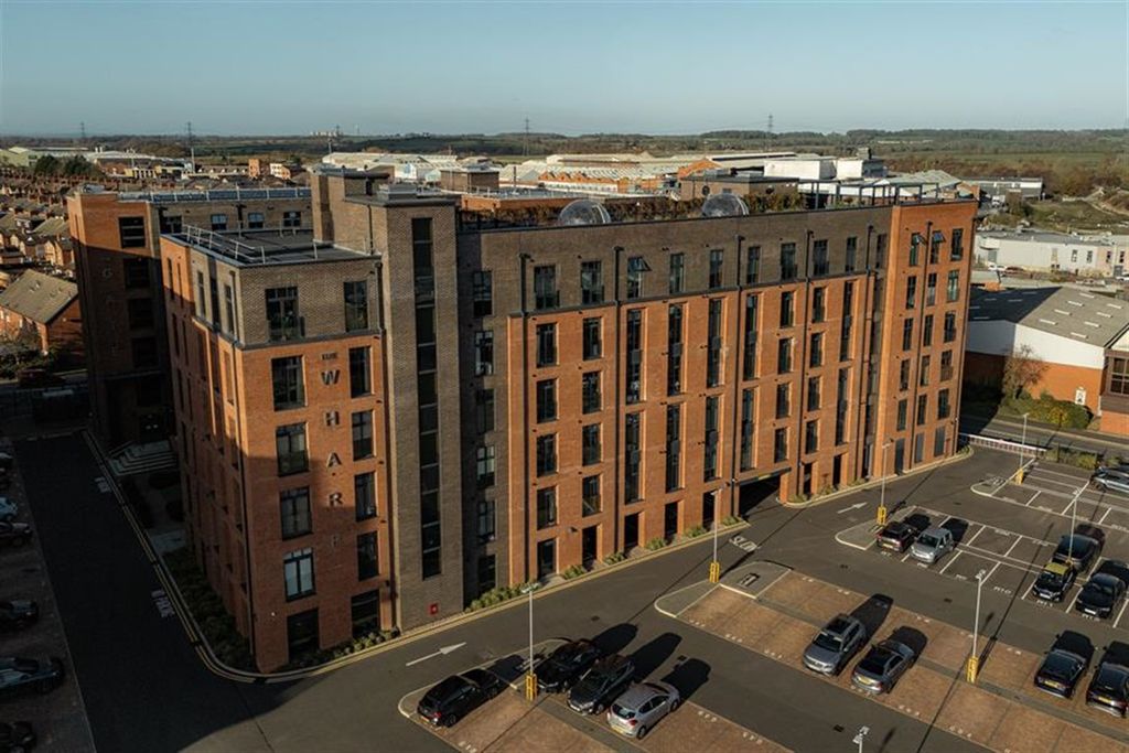 Property photo 2 of 38 The Wharf