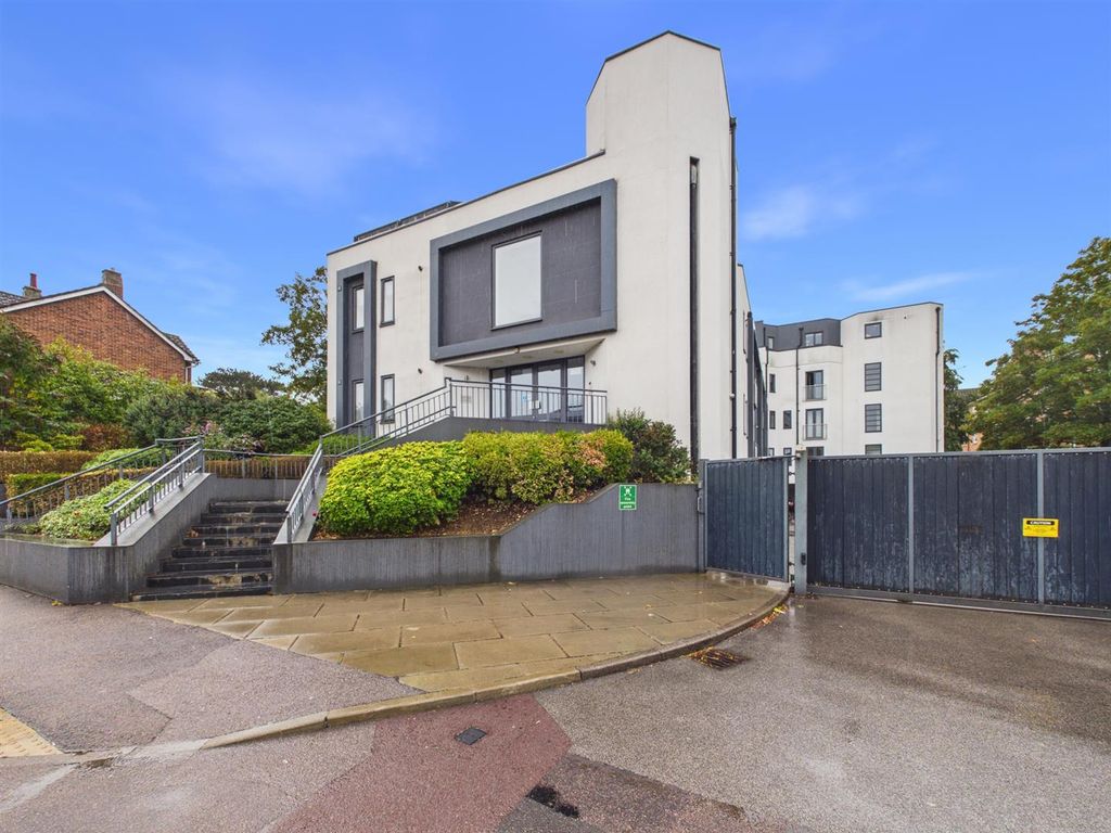 Property photo 1 of 7 Cam02435G0-Pr0393-Still009.Jpg