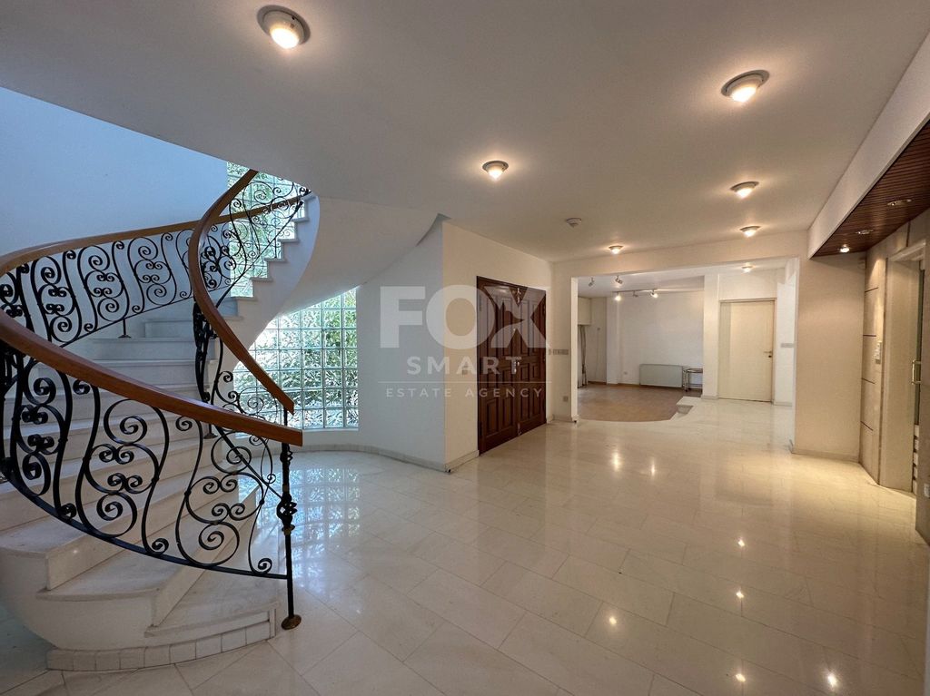 Property photo 3 of 49