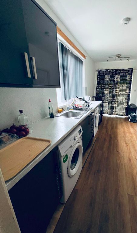 Property photo 2 of 3