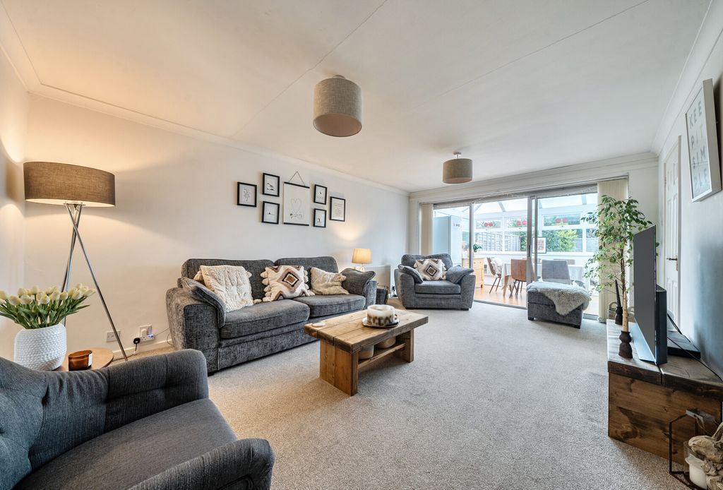 Property photo 3 of 11 1419960-10-69A03B...