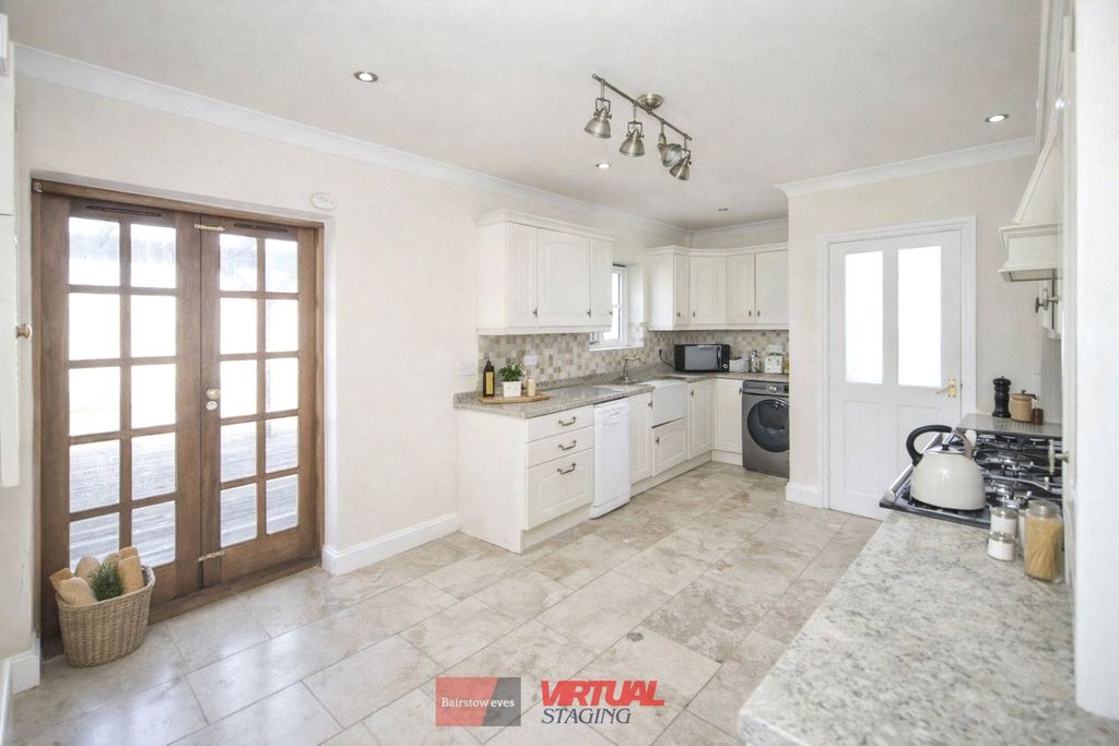 Property photo 3 of 21 Picture No. 31
