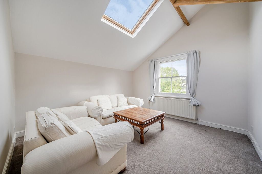 Property photo 3 of 11 Picture No. 17