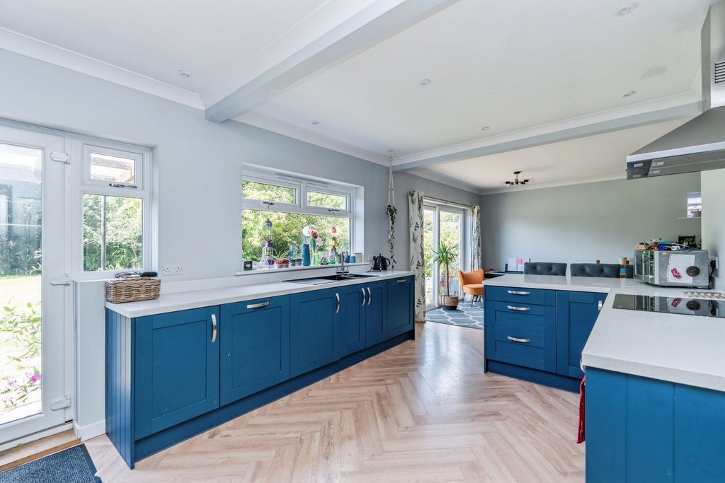 Property photo 2 of 36 Pbox-Img.Jpg