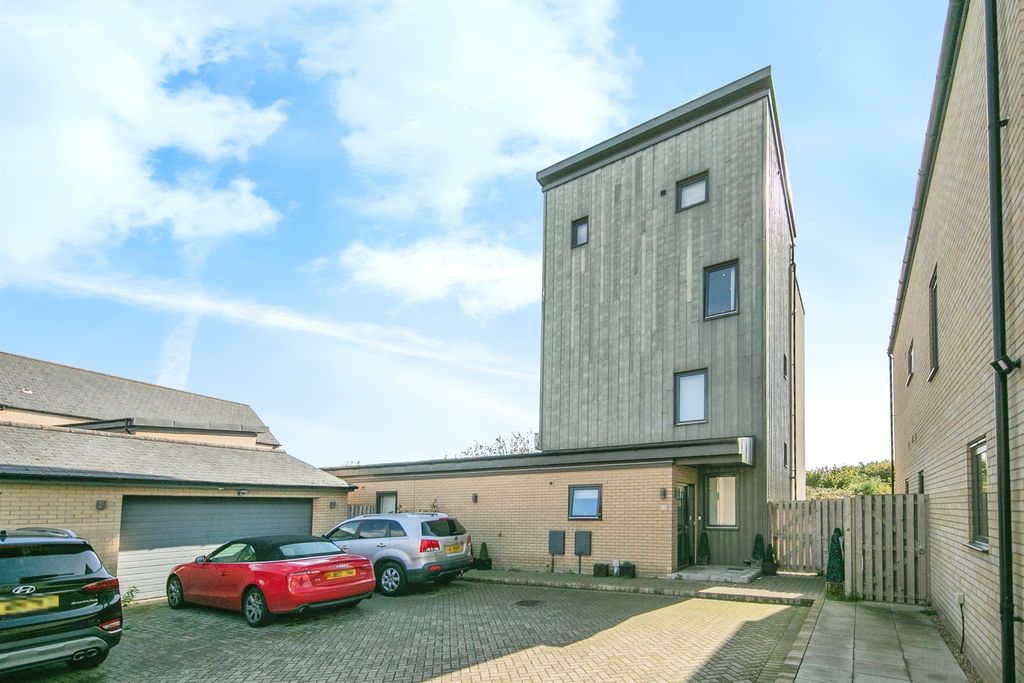 Additional image 28 of 6 bed detached house for saleDunwich Close, Ipswich IP3