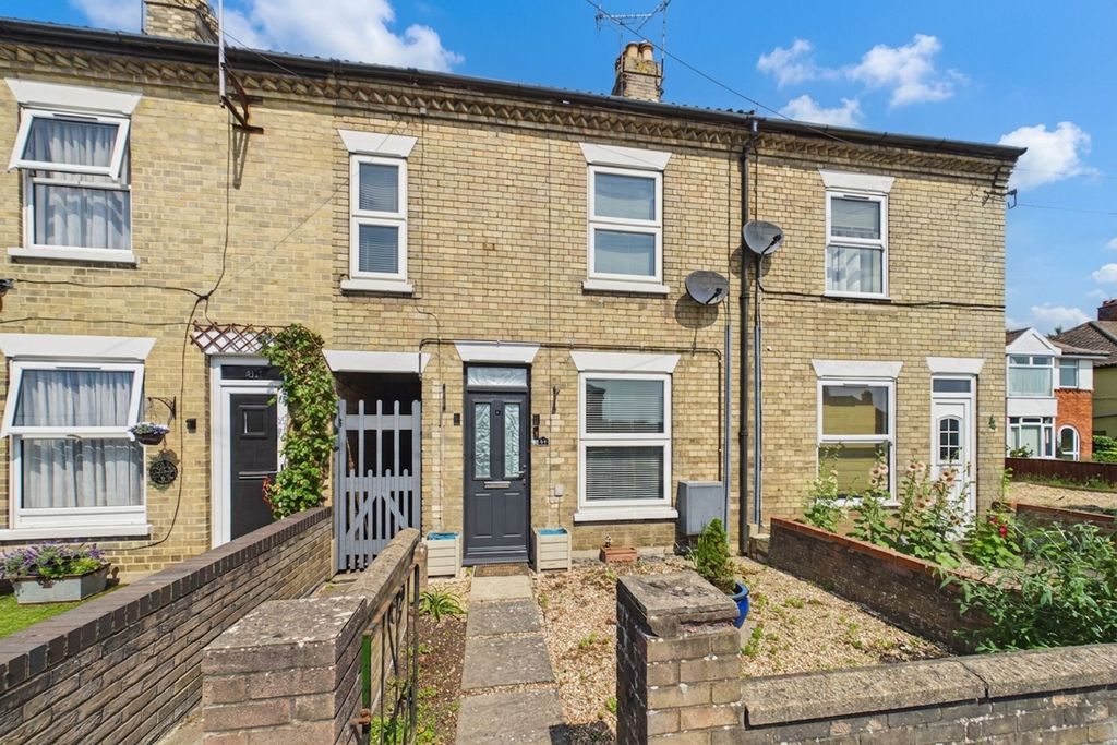Property photo 1 of 17