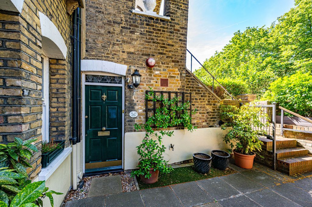 Property photo 2 of 13