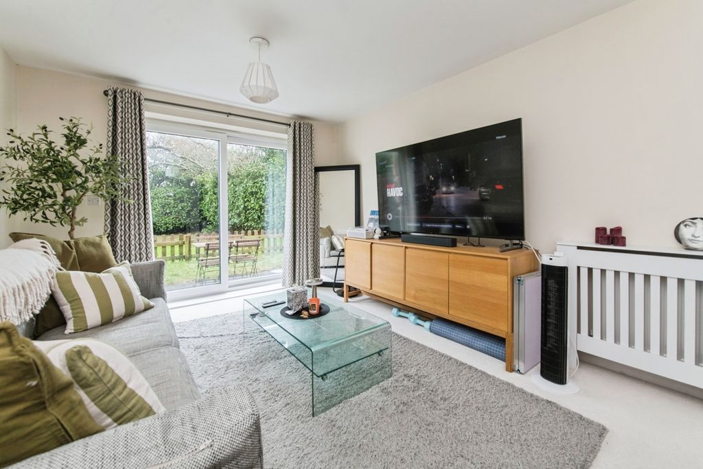 Property photo 2 of 12 Pbox-Img.Jpg