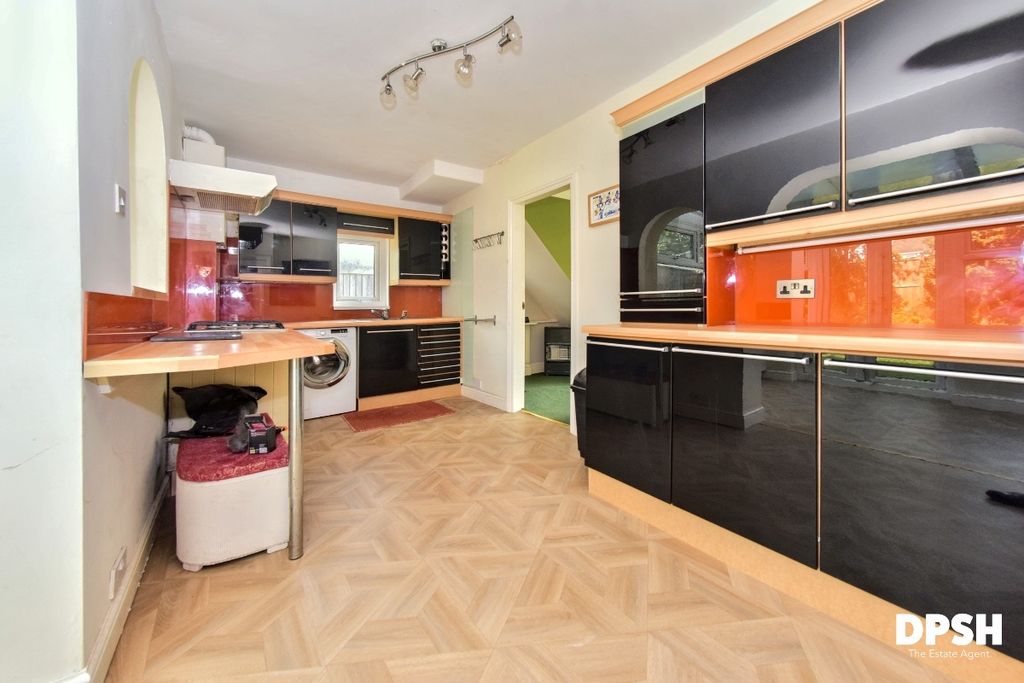 Property photo 3 of 24