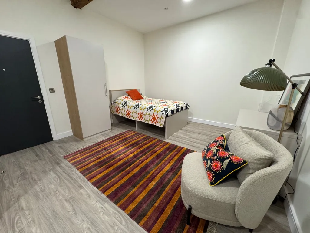Apartment in Nottinghamshire NG3 - View 3