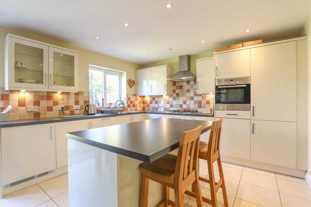Property photo 2 of 19 Kitchen/ Diner