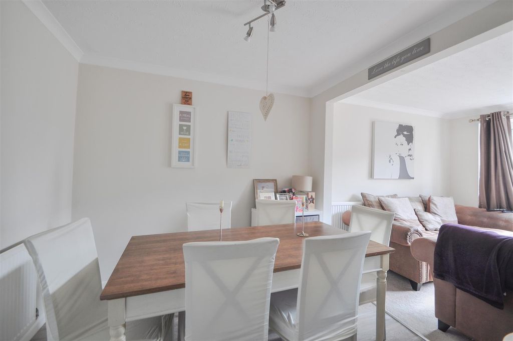 Property photo 3 of 11 Dining Room.Jpg