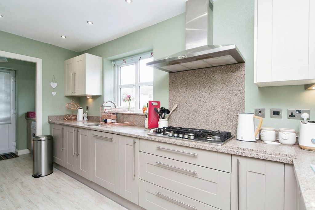 Property photo 2 of 17 Kitchen