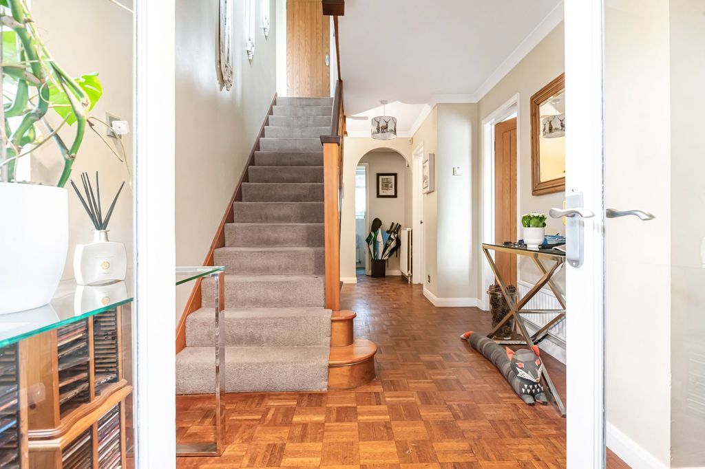 Property photo 3 of 18