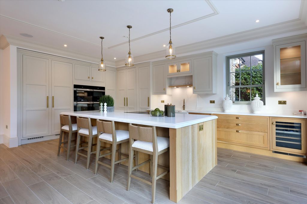 Property photo 1 of 31 Image