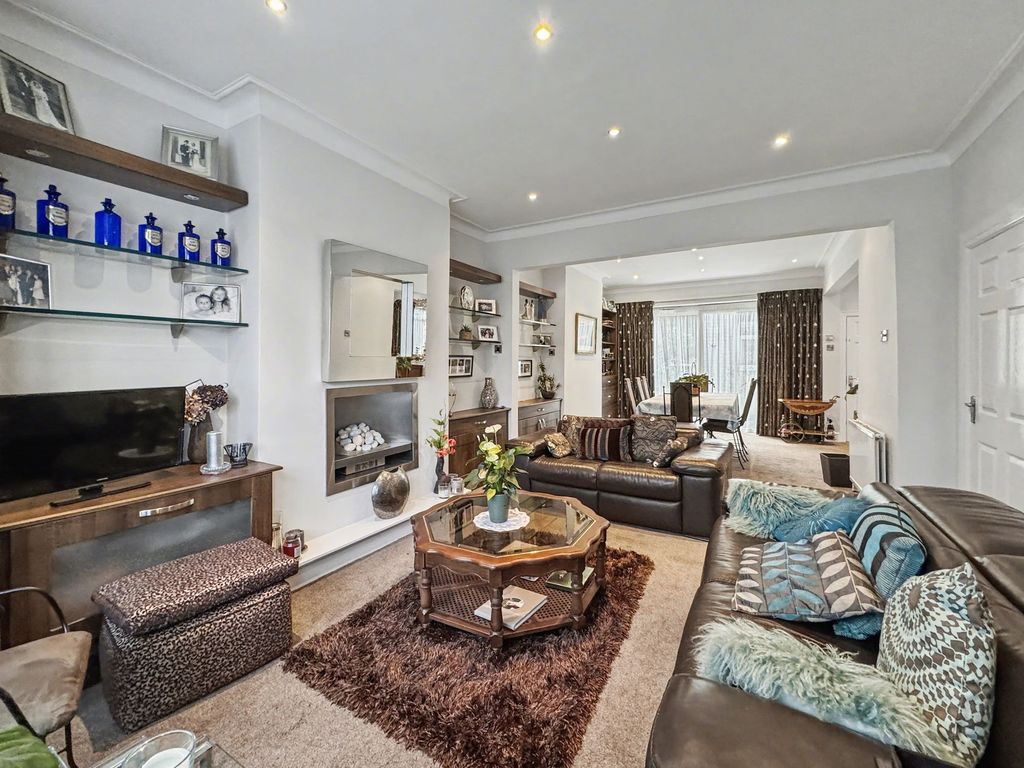 Property photo 2 of 31