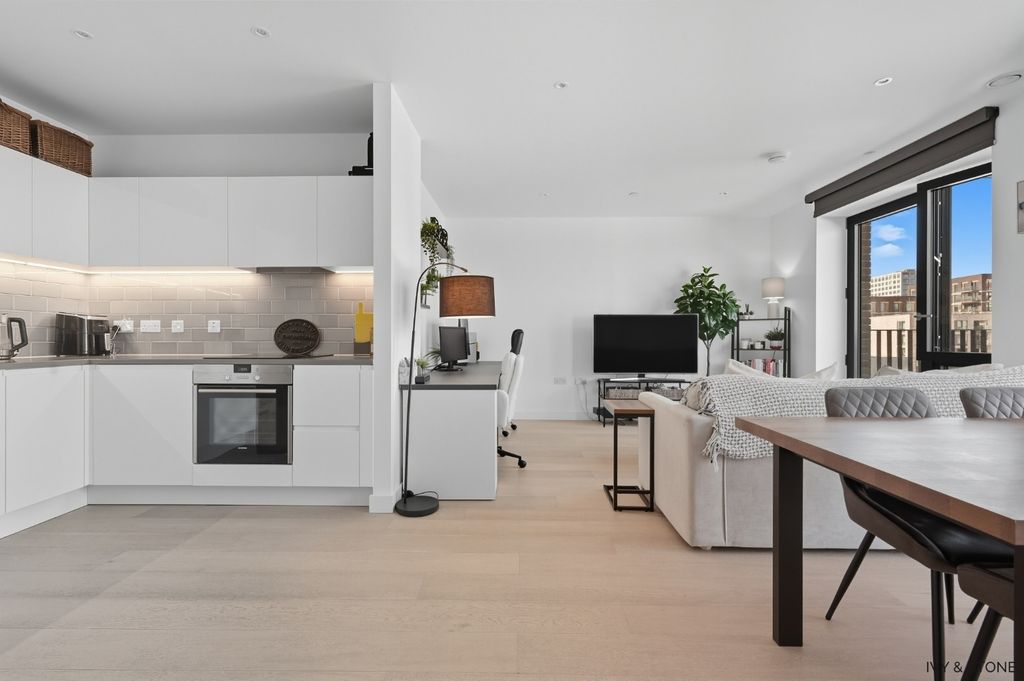 Property photo 1 of 14 4544910