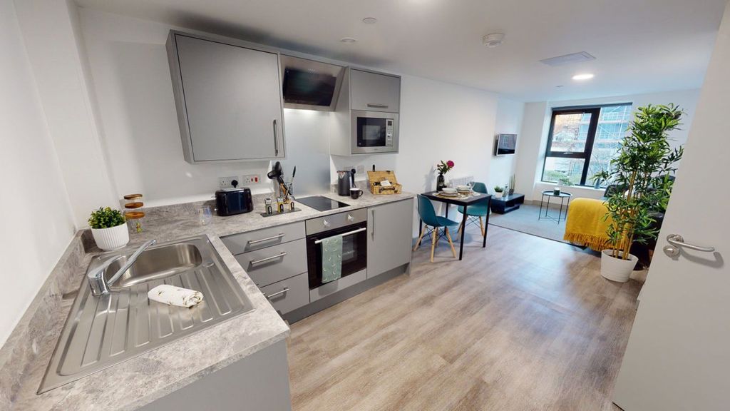 Property photo 1 of 5