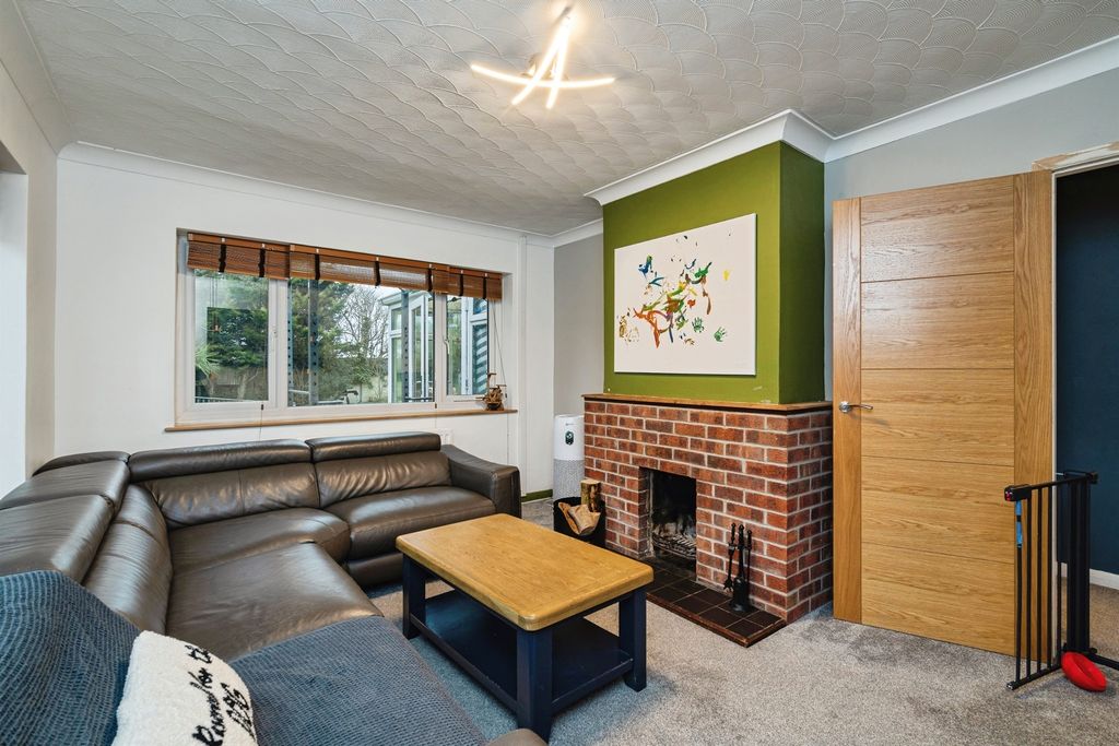 Property photo 3 of 15