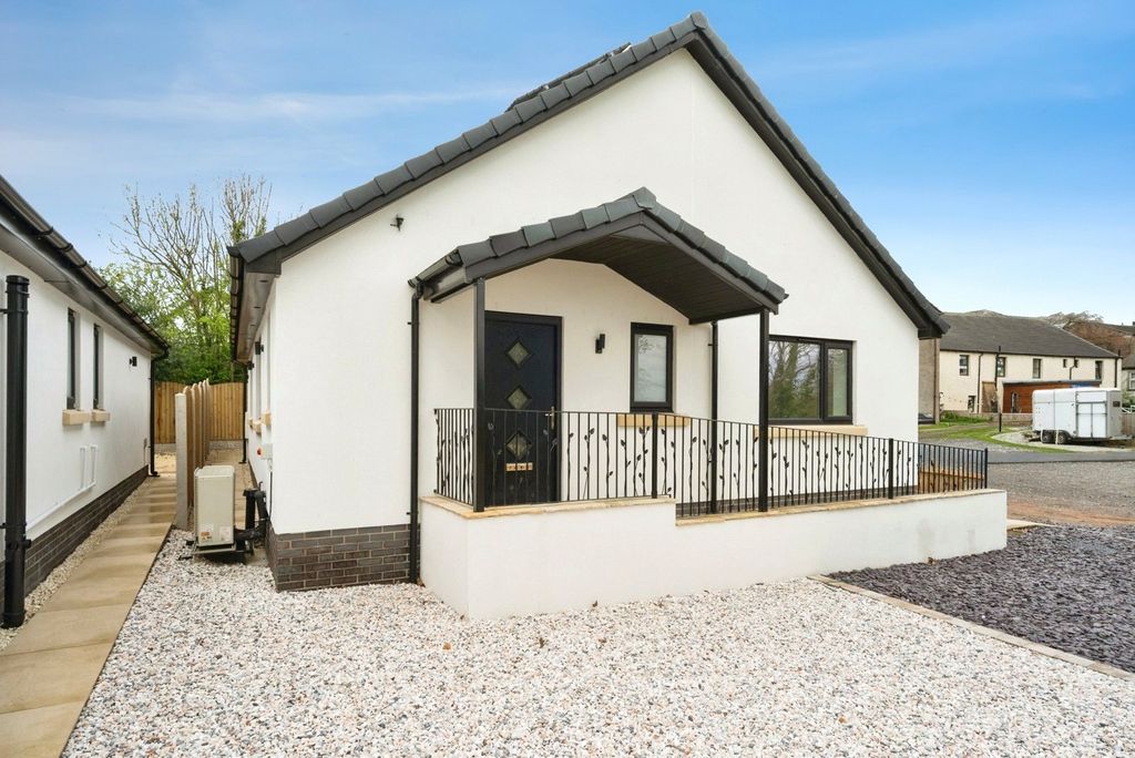 Property photo 1 of 11 Outside