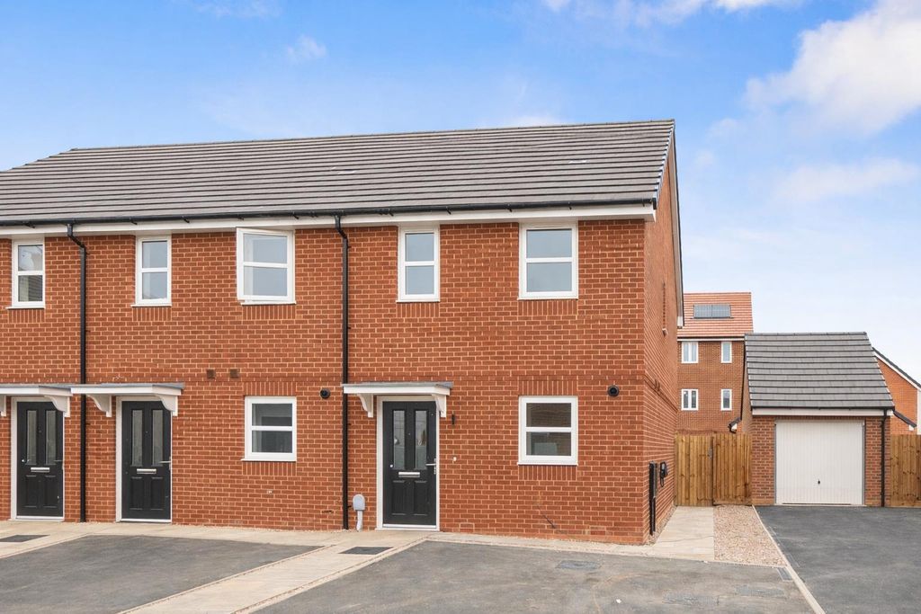 Property photo 2 of 10 Front.Png