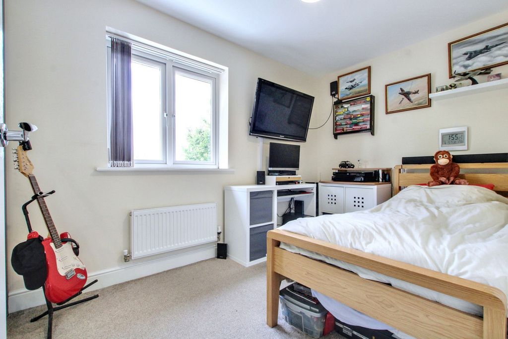 Property photo 2 of 27