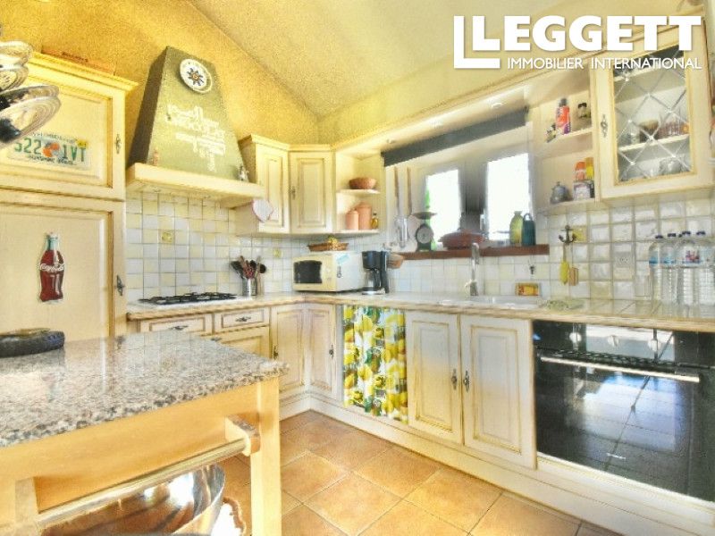 Property photo 3 of 10