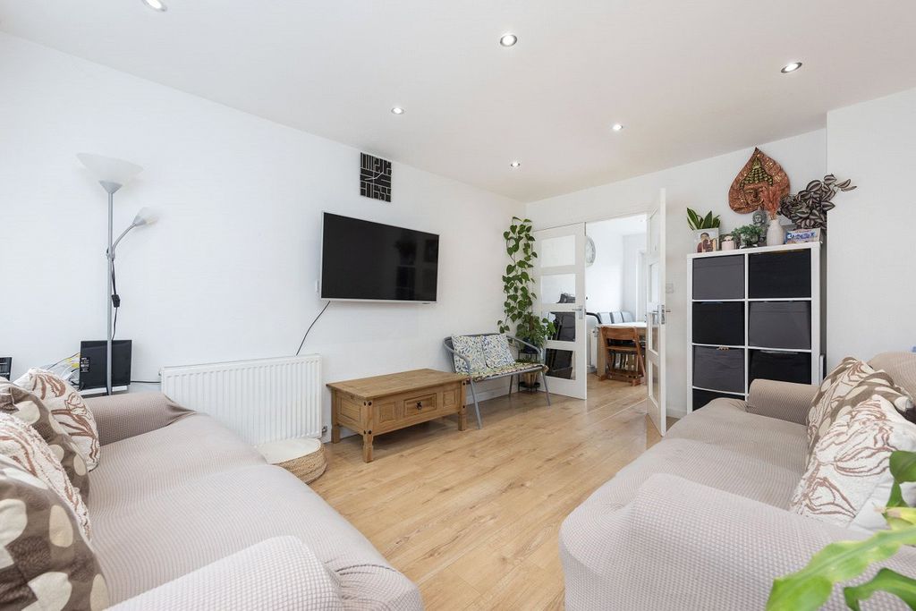 Property photo 1 of 17 Picture No. 03